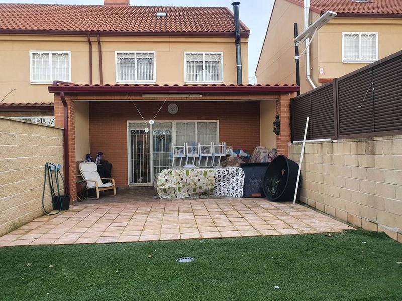 Foto 3d7666be-2c31-494b-9013-0f78eac6b9f8. Casa pareada chalet pareado en venta en Moraleja de Enmedio