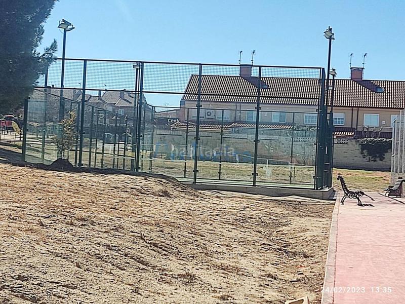 Foto 3fa4b814-9913-4b3a-9747-5f3bc9a86691. Casa pareada chalet pareado en venta en Moraleja de Enmedio