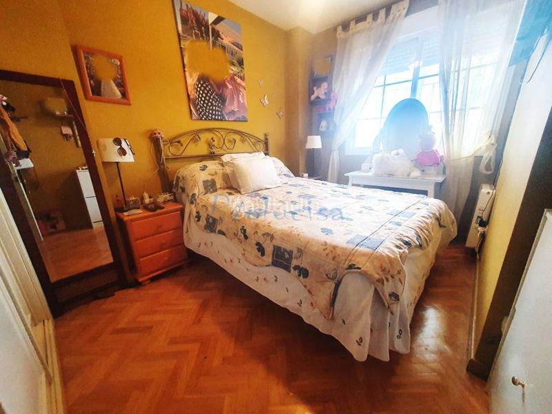 Foto 6c3e2709-a0d8-44c7-89ba-3db5be5f8542. Casa pareada chalet pareado en venta en Moraleja de Enmedio