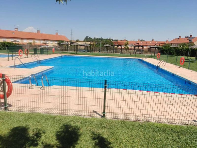 Foto a6dfdd13-22db-40af-8459-7b396c8cd0cc. Casa pareada chalet pareado en venta en Moraleja de Enmedio