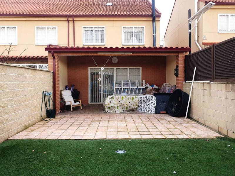 Foto e3046c76-a123-43e7-b510-af9b39fe2817. Casa pareada chalet pareado en venta en Moraleja de Enmedio