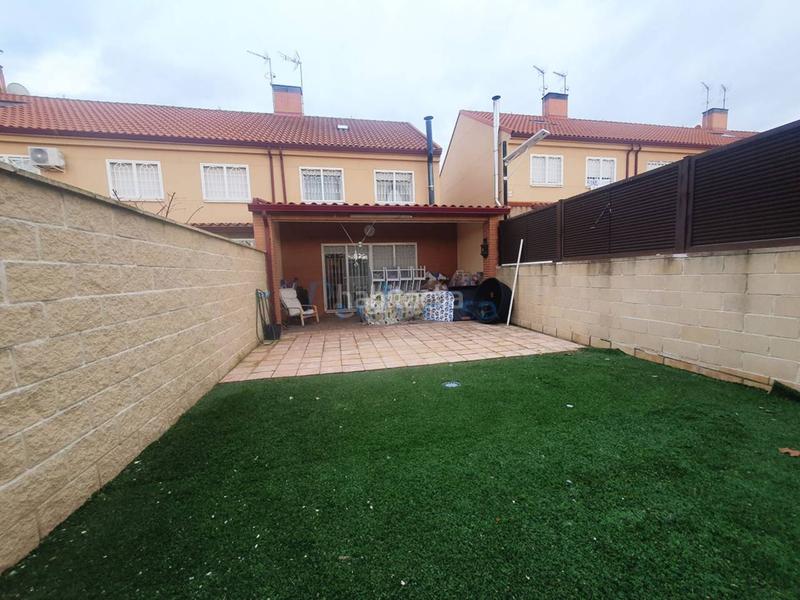 Foto eb553536-ff73-47b6-8936-011007ce456c. Casa pareada chalet pareado en venta en Moraleja de Enmedio