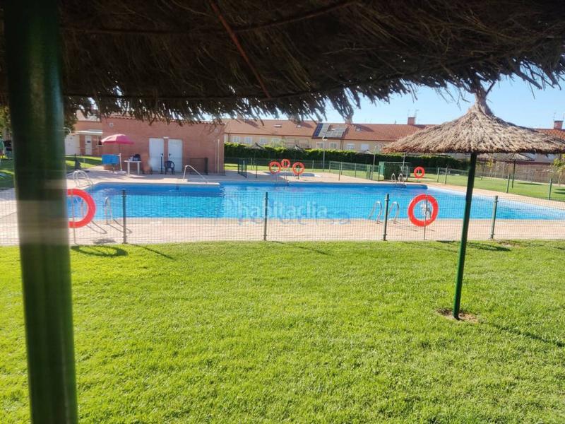 Foto f2d6a8df-413e-4554-b685-d3182d20dca6. Casa pareada chalet pareado en venta en Moraleja de Enmedio