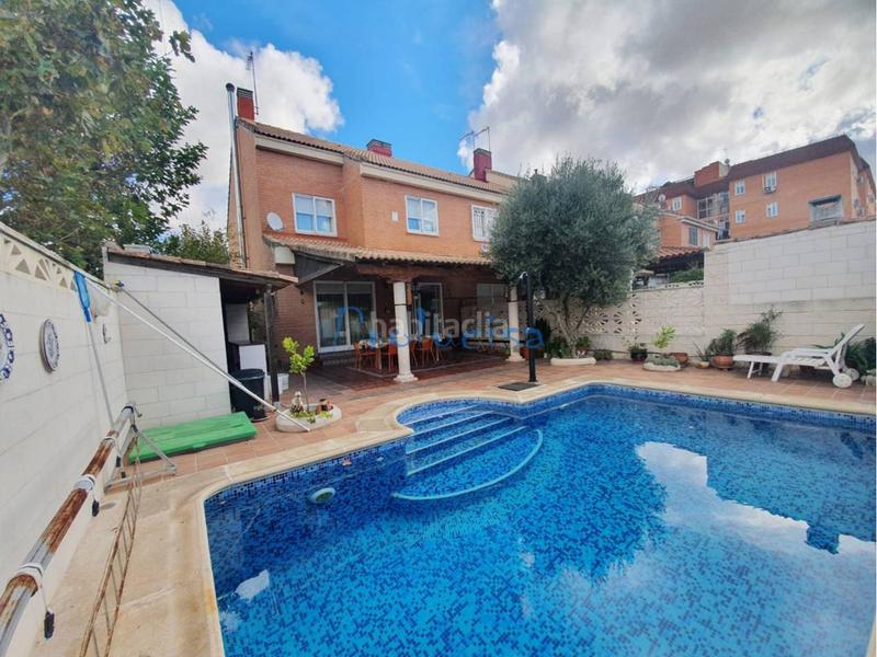 Foto 55e36375-56d7-4e2b-b791-14a978faea59. Chalet casa en venta en Moraleja de Enmedio