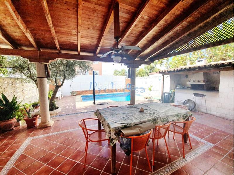 Foto c10d7c8f-0c9c-477e-b649-420d5b6e3650. Chalet casa en venta en Moraleja de Enmedio