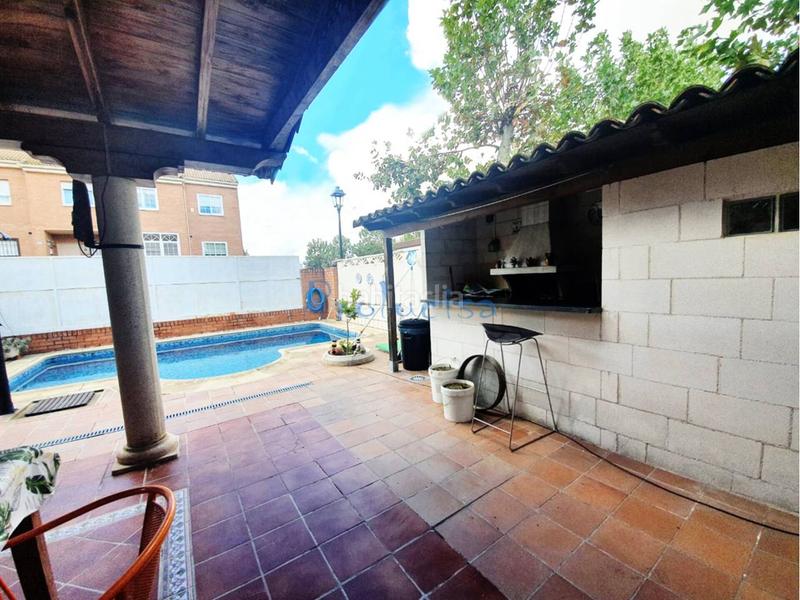 Foto da82efd1-61e6-4bbb-8e23-bfd98fbefe8f. Chalet casa en venta en Moraleja de Enmedio
