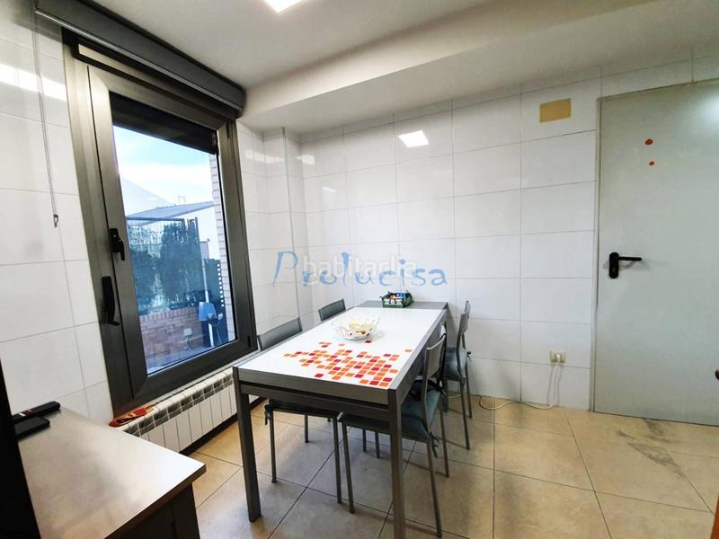 Foto 51abf829-4828-4bb8-8a6f-1a77eed5f3c0. Chalet  pareado en venta en Moraleja de Enmedio