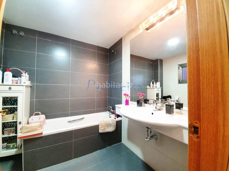 Foto 6d0adb05-05d1-4833-ace2-c91a4bf0476f. Chalet  pareado en venta en Moraleja de Enmedio