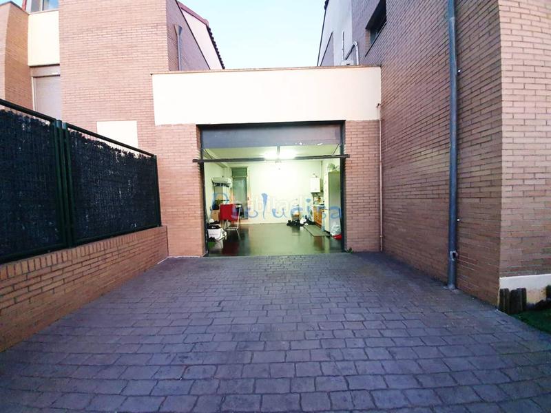 Foto 9a8ae159-62ef-482c-a974-0382d2cd864f. Chalet  pareado en venta en Moraleja de Enmedio