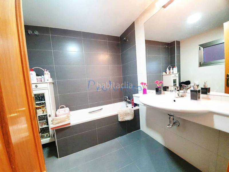Foto b64d348c-3e78-4385-b65f-8dabcf6644a5. Chalet  pareado en venta en Moraleja de Enmedio