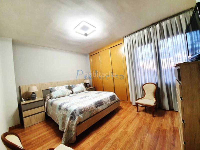 Foto fdcab338-bb72-4ba3-a375-f01ba817da9e. Chalet  pareado en venta en Moraleja de Enmedio