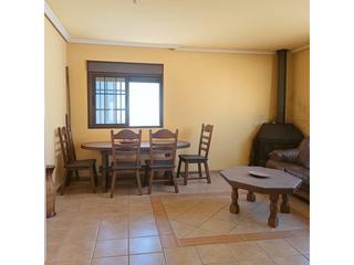 Chalet en Carranque. Venta de una villa en carranque