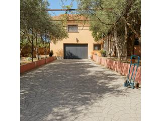Chalet in Carranque. Venta de una villa en carranque