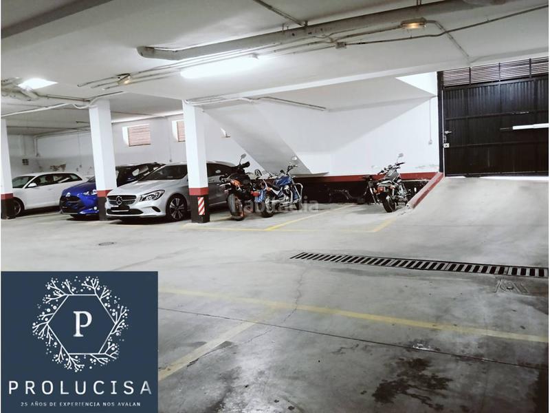 Foto ac2ba380-f325-45e7-bde2-5901b7e07a92. Aparcament cotxe a miralrío 2 a Moraleja de Enmedio