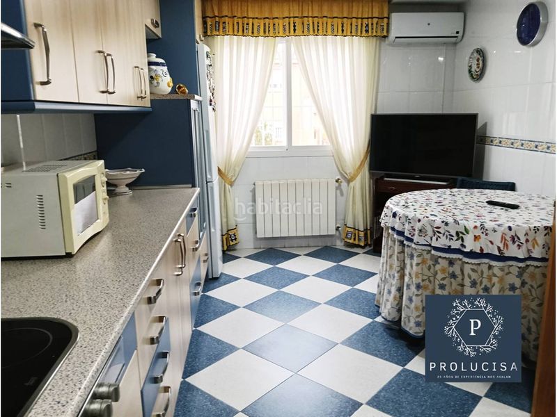 Foto e22e6634-9a0d-4f60-b203-4c7ae7eb1b35. Casa adossada amb calefacció aparcament a Moraleja de Enmedio
