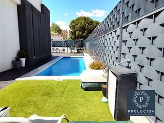 Casa bifamiliare  Calle arroyo de la mangada. Venta de chalet pareado en moraleja de enmedio