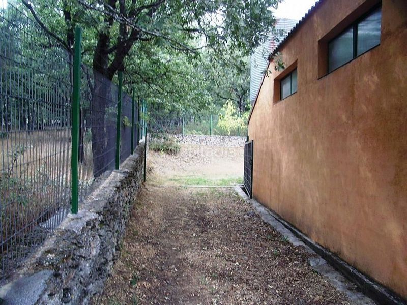 Foto 6fd03d54-4572-4f9a-ae54-6de71327c558. Nau industrial a Acebeda (La)