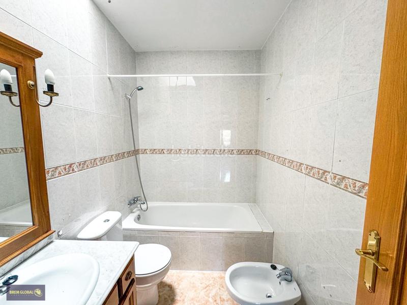 Foto 08299ba1-d0a2-4c3b-b6e9-087a8f18b825. Casa adossada amb calefacció a Buitrago del Lozoya