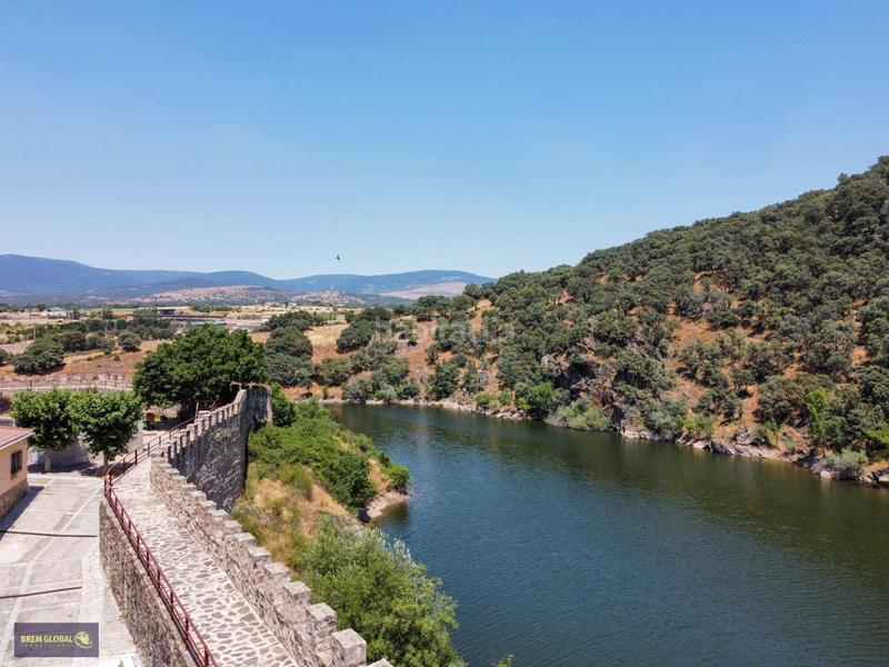 Foto 307a99ac-5527-4374-8e6d-55ea0eaae271. Casa adossada amb calefacció a Buitrago del Lozoya