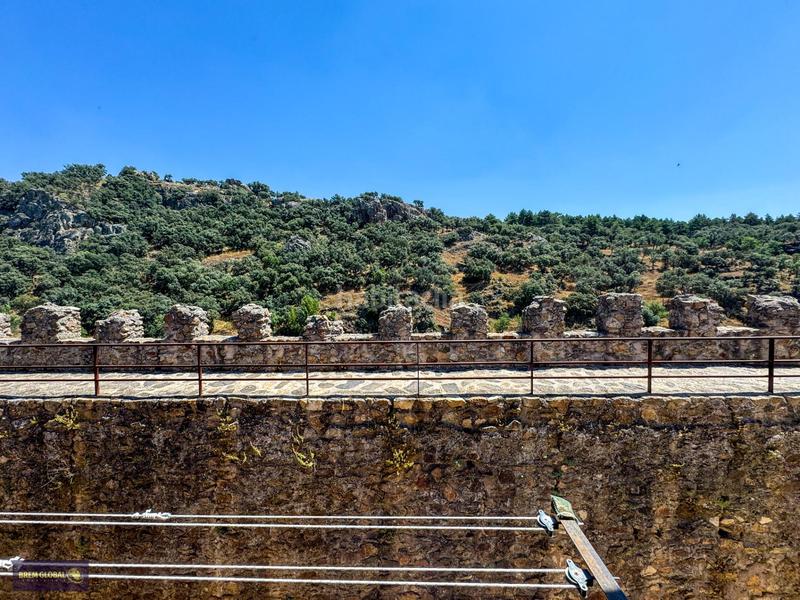 Foto d5648575-0200-46e3-a895-eccbc414d2d6. Casa adossada amb calefacció a Buitrago del Lozoya