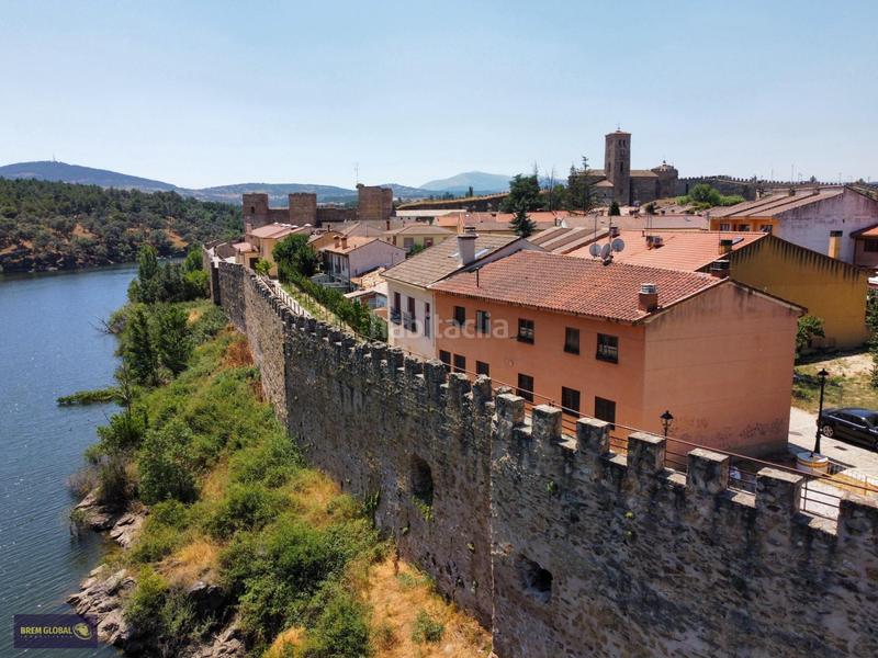 Foto f90ab211-bde4-4917-b371-ab90fafe3507. Casa adossada amb calefacció a Buitrago del Lozoya