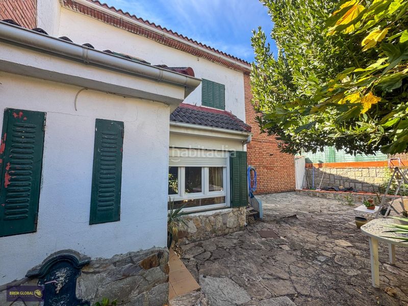 Foto 3bedb800-a57d-45f4-a3e6-4946ff22d9e6. Casa aparellada a Buitrago del Lozoya
