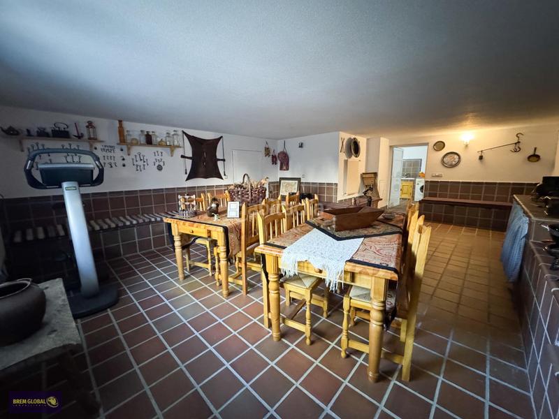 Foto 02690200-0f5d-4f45-bb32-207c30c63bb2. House with heating parking pool in Cabrera (La)