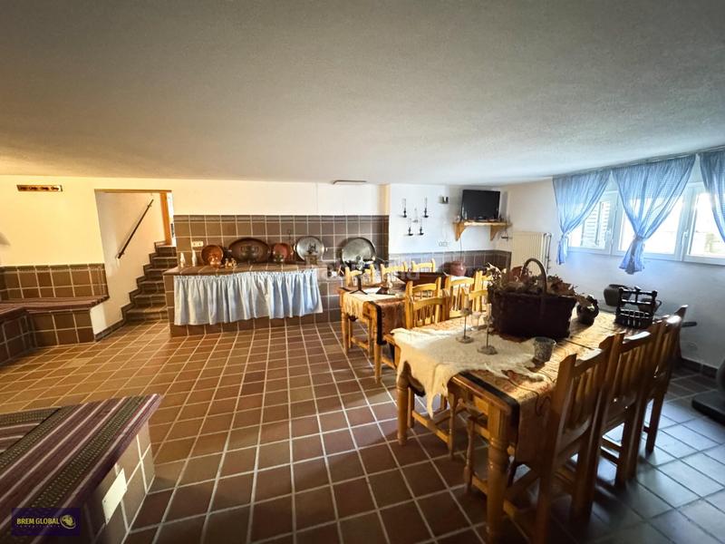 Foto 8d9f4d33-b126-4c1d-a9a2-90f25fc270ec. House with heating parking pool in Cabrera (La)