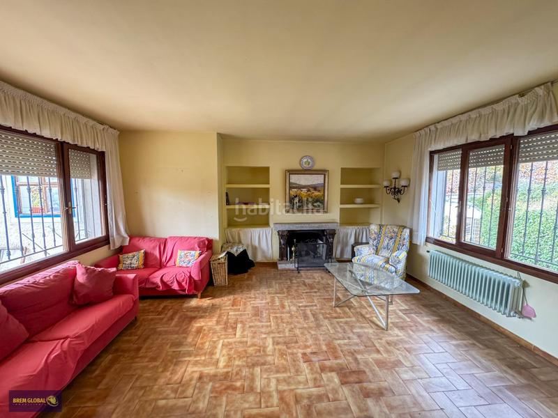 Foto 0df8d4e4-bbd6-45e3-9d23-023e00562c69. Chalet with heating parking in Bustarviejo