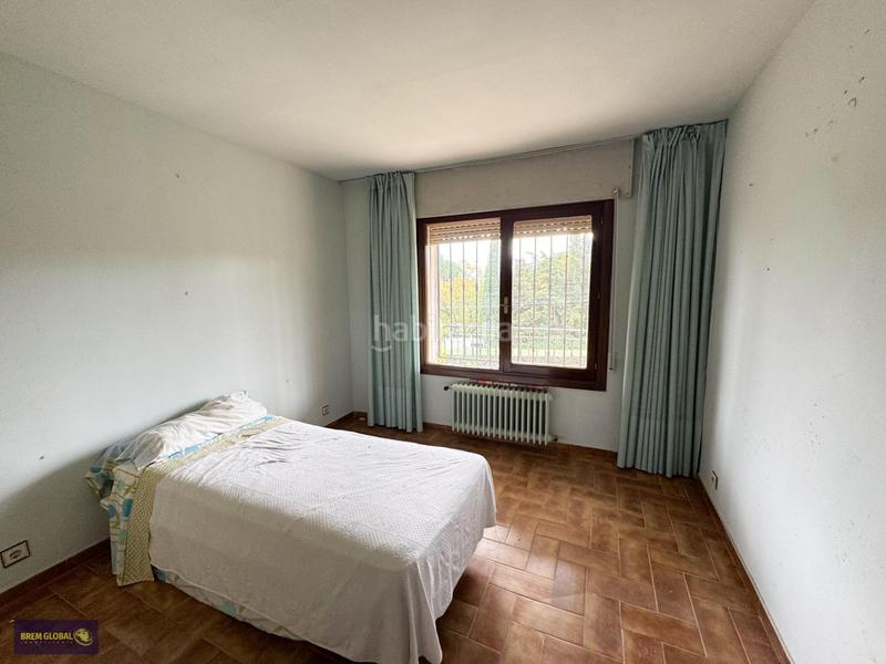 Foto 0f5c61cc-cad5-489a-974e-bca49f358036. Chalet with heating parking in Bustarviejo