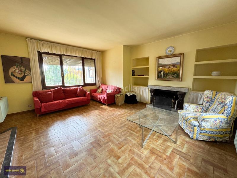 Foto d4a28cea-ba6f-4b01-94b8-e3d127d9d941. Chalet with heating parking in Bustarviejo