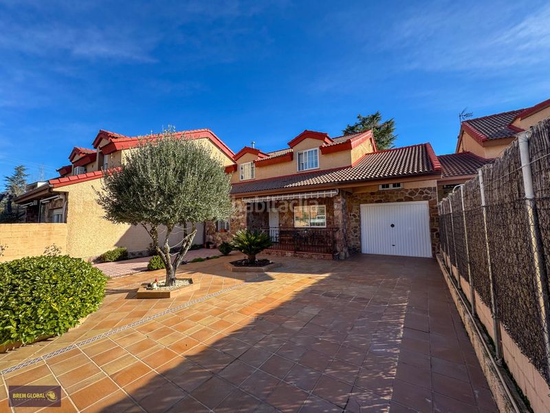 Foto 27c28644-823d-4377-bf2f-ea8af71be299. Casa aparellada amb calefacció aparcament a Cabrera (La)