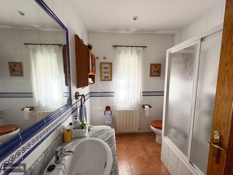 Foto 8ab2dce0-f68e-4938-b8fe-60386b394611. Casa aparellada amb calefacció aparcament a Cabrera (La)