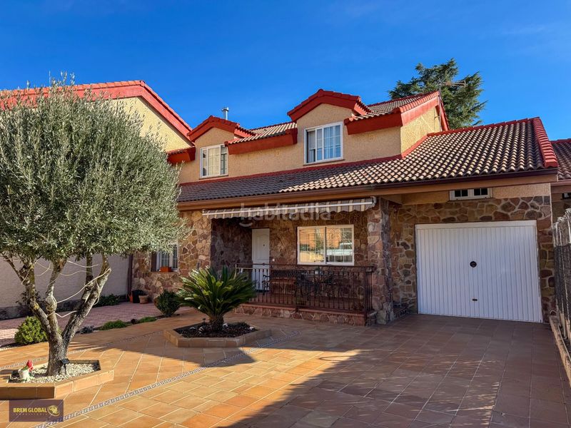 Foto d5857e9a-2c2d-462f-9604-3981d5f6ff47. Casa aparellada amb calefacció aparcament a Cabrera (La)