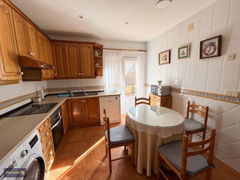 Foto e36eb201-49d4-45e5-80bf-a95294c09930. Casa aparellada amb calefacció aparcament a Cabrera (La)