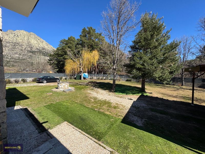 Foto c250a77f-e237-4b67-b349-ae74e6435100. Chalet en Bustarviejo
