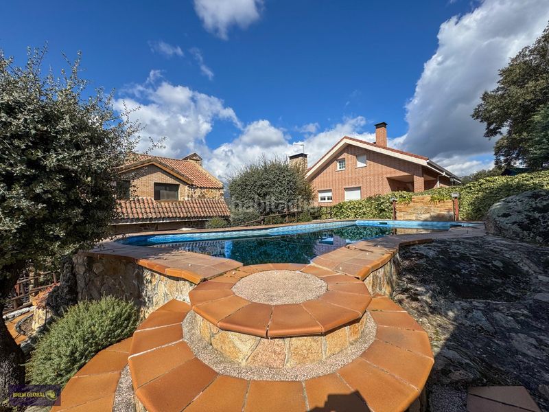 Foto 995d15b2-dbce-40e6-ab8a-a589fd1d57a3. Chalet en Navalafuente