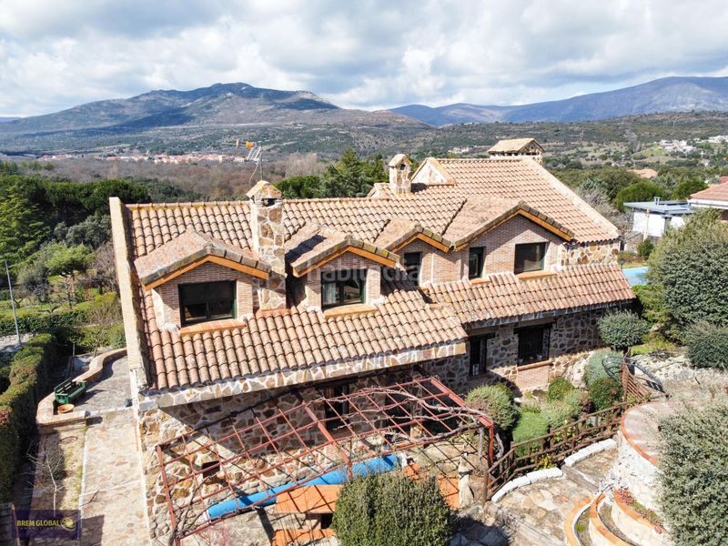 Foto c4ff6b66-bd77-488f-83cc-22c3f81036f3. Chalet en Navalafuente