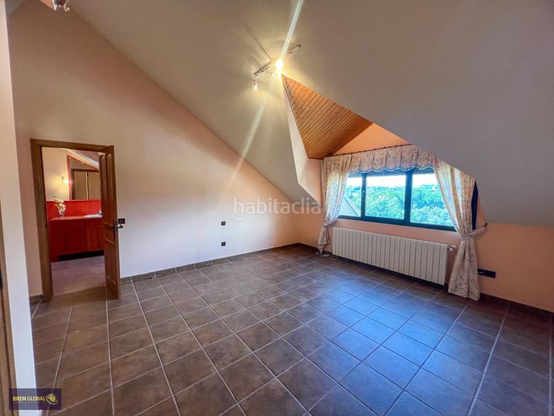 Foto d33c2c81-e58b-4c67-8f33-4d4a96b02e30. Chalet en Navalafuente