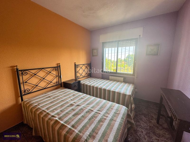 Foto a9fb1ee6-4087-40f5-83dc-096b1a485664. Chalet en Cabrera (La)