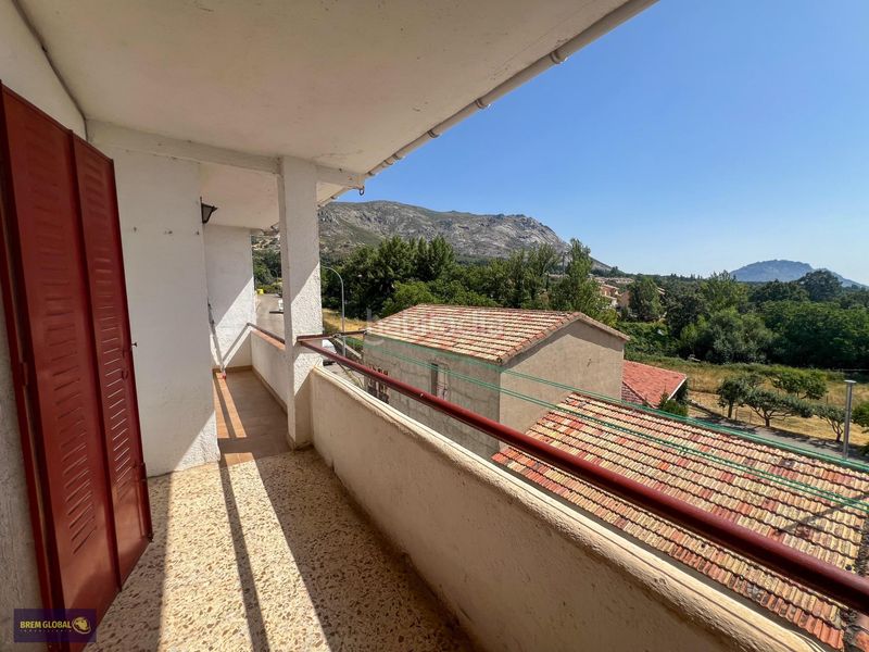 Foto f1d102c3-c825-4442-b6d0-f7664b8764d3. Casa adossada amb calefacció a Bustarviejo