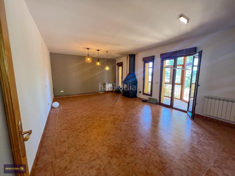 Foto b37ec5f1-e932-4c02-b21d-59e8fd7f6d2b. Casa amb calefacció aparcament a Berrueco (El)