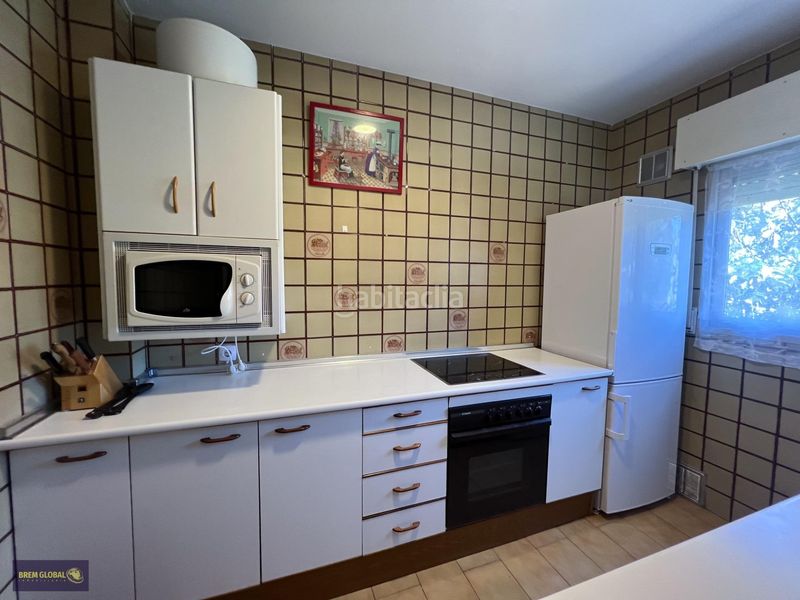 Foto 4ee35880-46fe-4b6a-bfee-5546bb5fd3c2. Casa adosada en Cabrera (La)