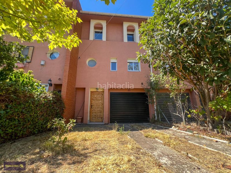 Foto 7daf8096-4349-4987-b79c-d8c3da541bae. Casa adosada en Cabrera (La)