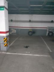 Parking coche en Valleaguado-La Cañada. Plaza de garaje en venta en valleaguado