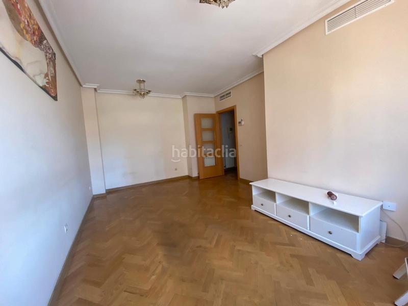 Foto 4c0cb2cb-5cd9-4a29-a66c-c345d0ec2ed0. Pis amb piscina a Ciudad 70 Coslada