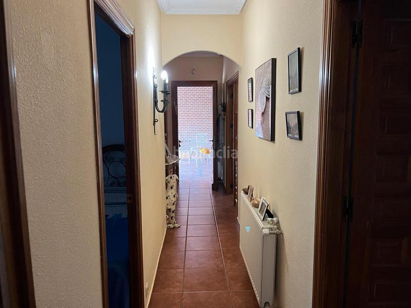 Foto f442a53b-c093-4b05-92f9-518ddb9dc170. Doppelhaus mit kamin parking pool in Puebla de Montalbán (La)