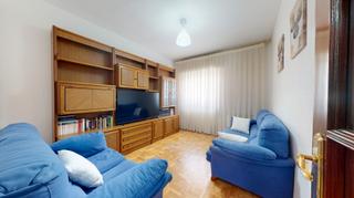 Flat  Calle de ofelia nieto. buscas un piso con tres dormitorios de gran tamao en valdezarz