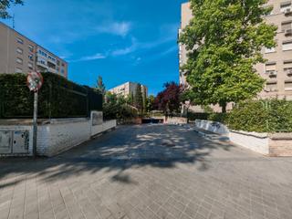 Car parking en Calle de illescas 82