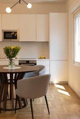 Miete Etagenwohnung  Calle julián urbina 4